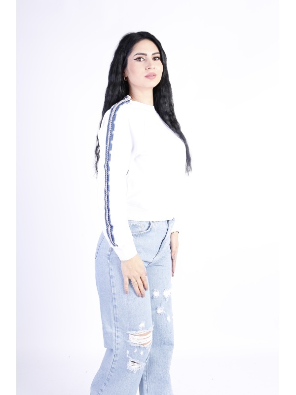 Bluza alba cu croi leje