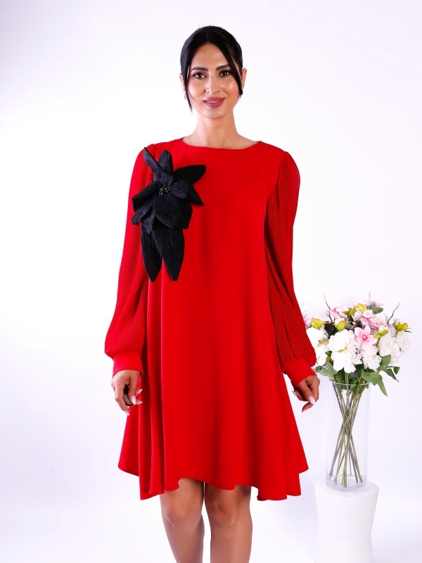Rochie Roșie Elegantă cu Mâneci Plisate și Fundă Neagră