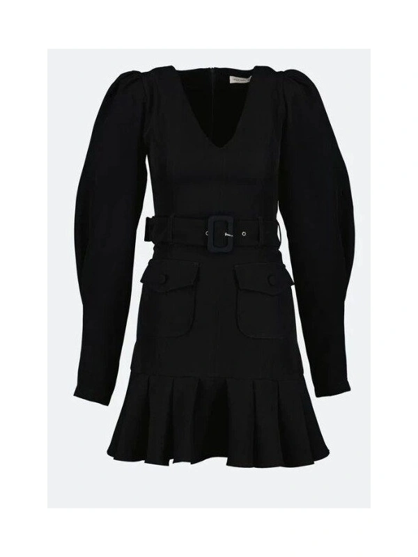 Rochie damă neagră cu mâneci bufante și accesoriu elegant la bust 