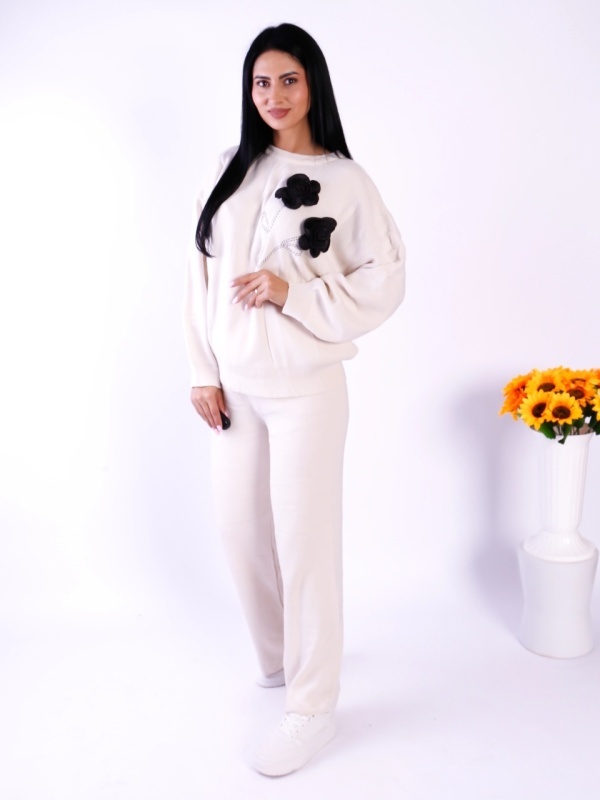 compleu damă Flower , pantaloni drepți albi material tricot moale