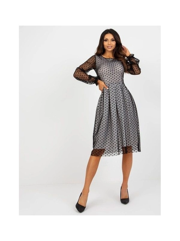 Rochie midi elegantă din dantelă – feminină și stilată