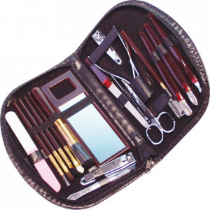 Set de manichiura si machiaj Elina 18 piese, PM163013