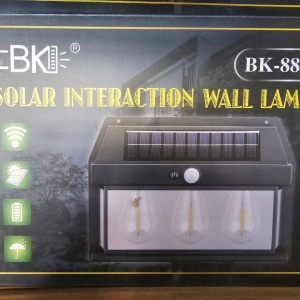 Lampa solara tip felinar 3W Smartix cu 3 Becuri, Acumulator 1800mAh, Senzor 5-8M, Pentru exterior, Suport inclus, Panou solar inclinat, 600 Lumeni, Negru, AD31858 - Img 4