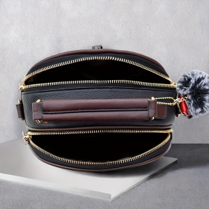 Geantă de Damă cu Bretea Reglabilă și Accesoriu Puf, TMDY189956 - Img 3