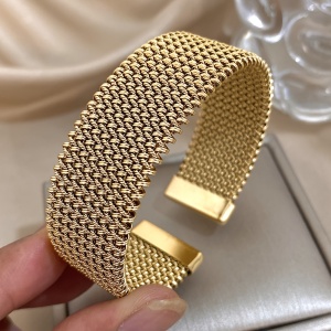Brățară Elegantă Cuff din Oțel Inoxidabil – Design Texturat Auriu, TMYG261935 - Img 4