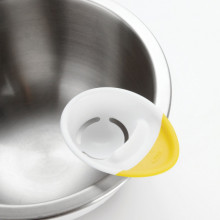 Separator pentru oua 3 in 1 OXO, plastic, alb/galben