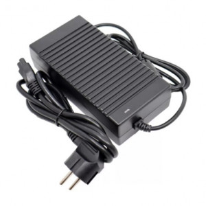 Alimentator 12v 8A