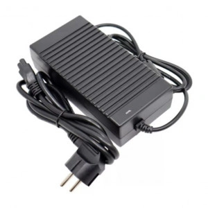 Alimentator 12v 8A