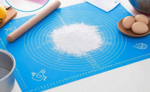Covoras pizza, Albastru, 35 x 43 c , plansa din silicon alimentar, rezistent la temperaturi ridicate, ideal ca plansa pentru tocat alimente sau pentru framantat aluat - Img 3