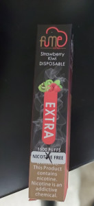 Narghilea Electronica Fume Vapes Extra 1500 pufuri Capsuni si Kiwi (5% nicotina)