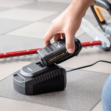utilizare Acumulator universal Scule Rebel 20V 2A