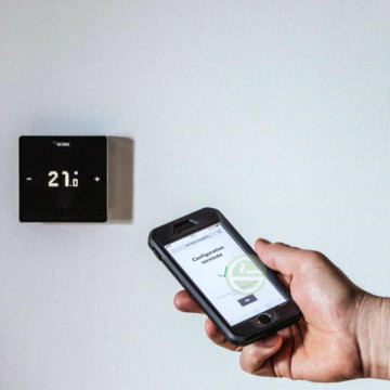 Termostat Rehau NEA Smart 2.0 Negru pe perete