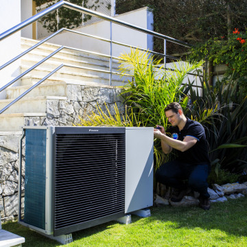 montaj Pompa caldura aer-apa monobloc Daikin Altherma 3 M