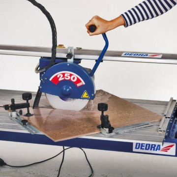 utilizare Masina electrica de taiat faianta gresie DED7824 1,1kW