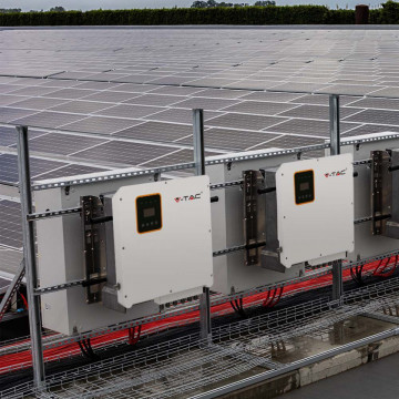 montaj Invertor solar trifazat Hibrid OnGrid-OffGrid V-Tac VT-6608303 8 kW