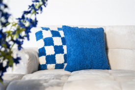 PERNA DECORATIVA MATE - BUMBAC 100% - ALBASTRU - 45(L) x 10(h) x 45(l) - Img 3