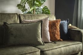 PERNA DECORATIVA MINX - CATIFEA/POLIESTER - VERDE ARMY - 60(L) x 22(h) x 40(l) - Img 3