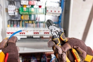 Clește Multifuncțional ingco 6 în 1 V2, 200 mm - Oțel Cr-V cu Acoperire Teflon și Mâner Ergonomic