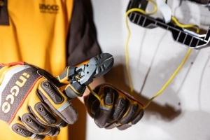 Clește Multifuncțional ingco 6 în 1 V2, 200 mm - Oțel Cr-V cu Acoperire Teflon și Mâner Ergonomic