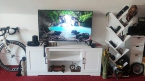 Comodă TV Zinus 147x40x60 cm – Albă, Sertare Soft-Close, Design Modern pentru Living
