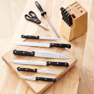 Amazon Basics Set de cuțite de bucătărie de 14 piese cu lame din oțel inoxidabil – Set complet cu bloc din lemn de pin - Img 2