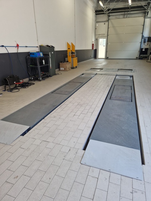 elevator foarfeca incastrat cu detector jocuri