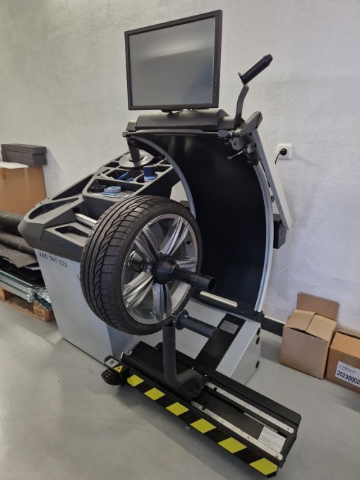 masina echilibrat roti complet automata