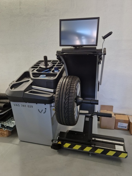 aparat echilibrare roti cu lift automat