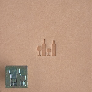 Cap de stanta de embosare 2D Craftool Mini, model pahare si sticla de vin (Wine 2) - Tandy Leather 8859-00