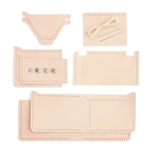 Kit portofel bi-pliat Explorer din piele vegetala Tandy Leather, 12 x 8,9 x 3,8 cm