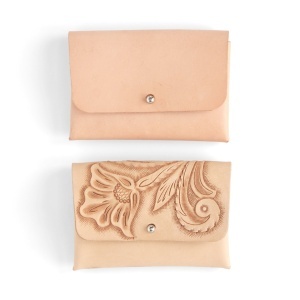 Kit portofel mic Salem din piele vegetala Tandy Leather, cu buton, 10,8 x 7,6 cm