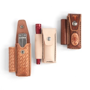 Kit toc pentru multitool din piele de sculptat Tandy Leather, cu suport pentru lanterna