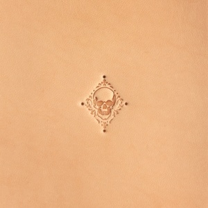 Stanta Craftool craniu cu fundal floare de crin (Fleur-di-Lis Skull) - Tandy Leather 6380-00