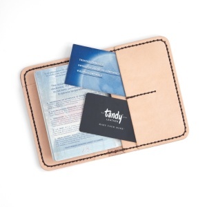 Kit port-pasaport din piele vegetala Tandy Leather, 14,6 x 10 cm - imagine 4