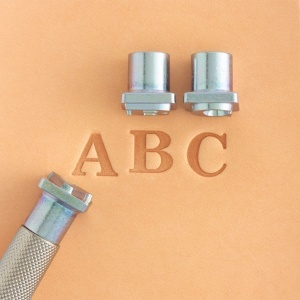 Set stante embosare piele ALFABET litere mari 12.7 mm, Tandy Leather