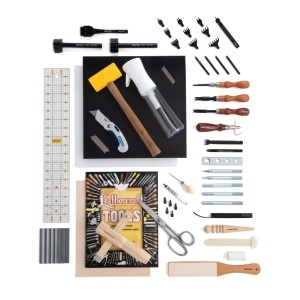 Set atelier pentru pielarie Tandy Leather – Workshop Starter Set, peste 20 de unelte esentiale