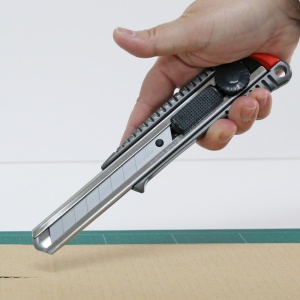 SL-700GP Cutter metalic siguranta/ retractabil 18 mm, NT Cutter - Img 10