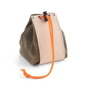 Kit saculet Explorer din panza cerata si piele Tandy Leather, 12,7 x 15 x 12,7 cm