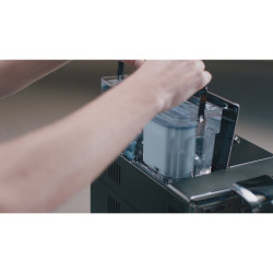 Kit intretinere pentru espressor Philips CA6707/10 2 filtre AquaClean si tub lubrifiere 6 plicuri curatare lapte 6 tablete indepartare ulei - Img 1