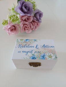 Cutiuta verighete personalizata – Flori bleu