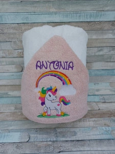 Prosop bebe cu gluga Unicorn curcubeu 70x140cm