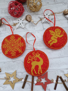 Set 3 ornamente pentru brad brodate rosu/auriu