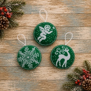 Set 3 ornamente pentru brad brodate verde/alb