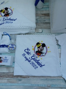 Trusou botez baiat Mickey Mouse cu stelute 11 piese cu lumanare