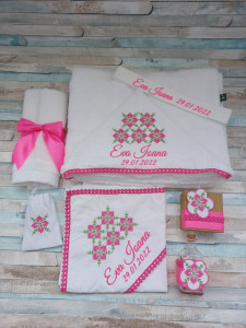 Trusou de botez fetitaTraditional ,8 piese