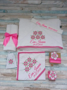 Trusou de botez fetitaTraditional ,8 piese