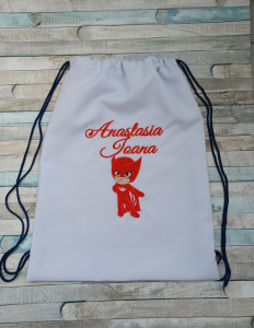 Rucsac gradinita/cresa alb personalizat prin broderie Eroi in pijama