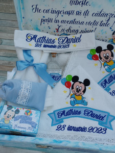 Trusou botez Mickey Mouse Baby /Albastru ,9 piese