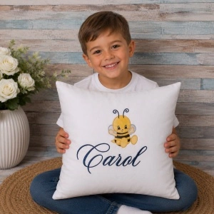 Pernita personalizata cu nume ,Albinuta 40x40cm