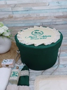 Trusou botez baiat Calut Verde smarald ,8 piese